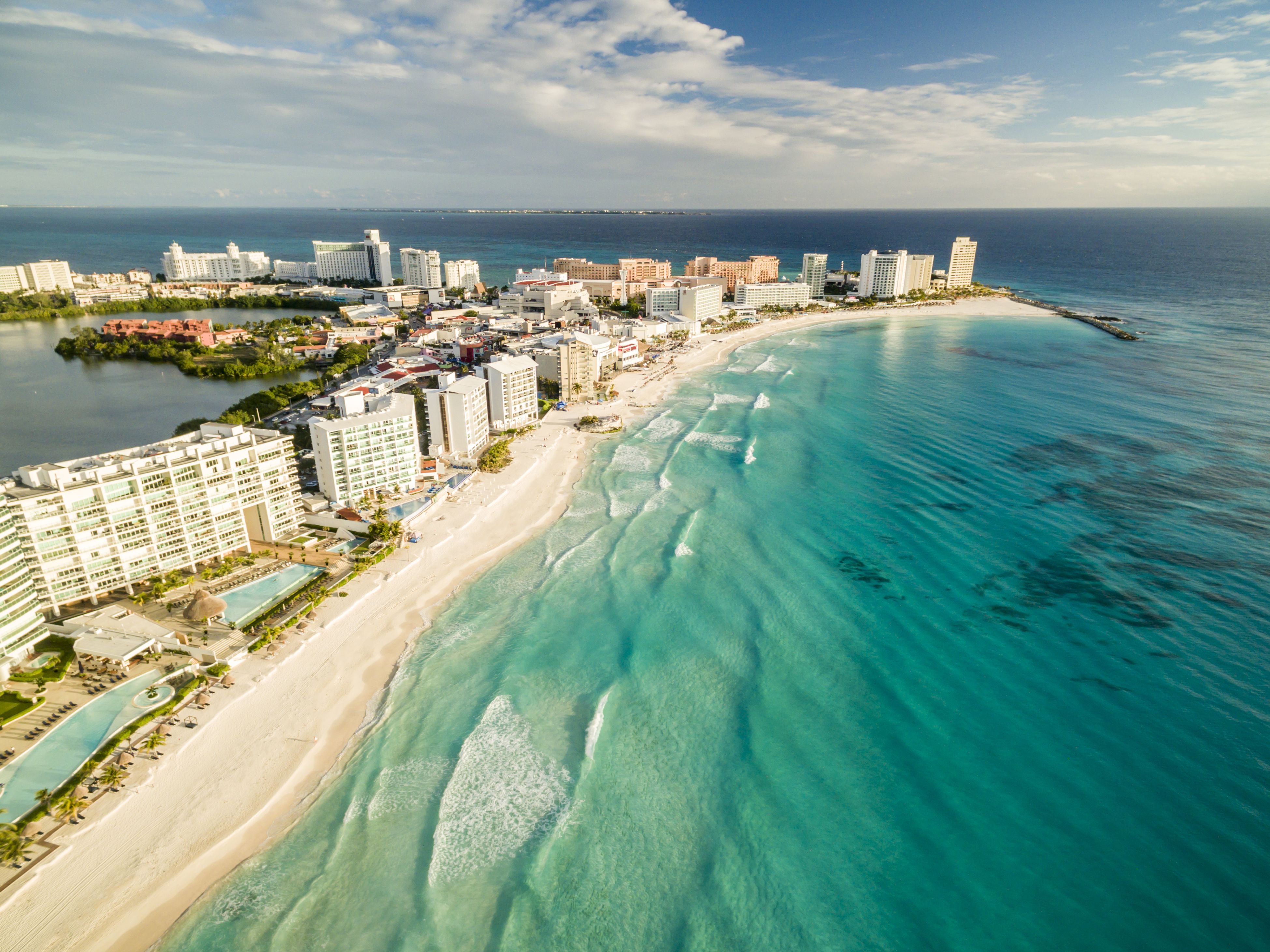 Aerial view of Cancún's pristine beaches